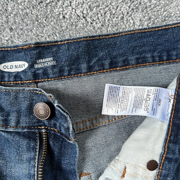 Old Navy Men’s Dark/ Distressed Wash Straight Leg Jeans - Picture 2 of 4